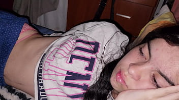 First-timer girlfriend strips nude for him in the car