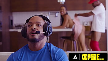 Sneaky encounter: Kira Noir cheats on her boyfriend with a pizza delivery guy