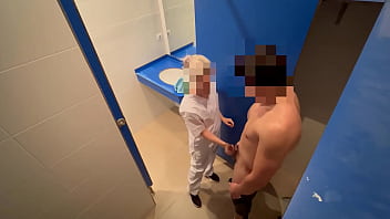 A chance tryst with a gym cleaner leads to a super-fucking-hot blow off session