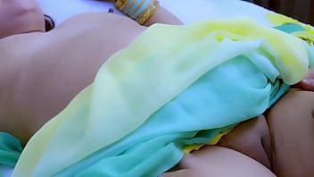 Desi housewife indulges in buttfuck play