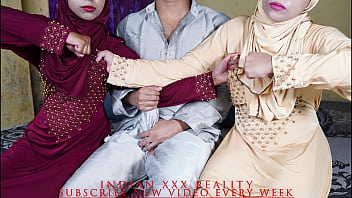 Muslim fellow indulges in prohibited enjoyment with Indian chick