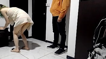 Latina hotty salutes delivery dude in her panties for Sixty-nine standing up