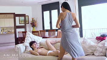 Romantic Colombian mature with gigantic rump gets her wool glazed labia licked to climax