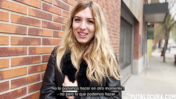 Super-cute damsel lured into hook-up with money on the street