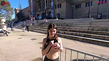 Outdoor tryst in Barcelona with a young Italian stunner